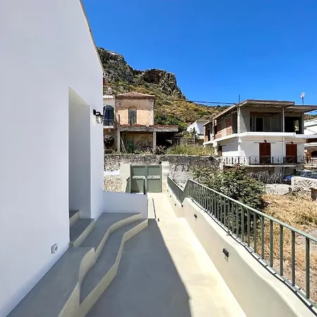 Lithos Retreat Apartment *