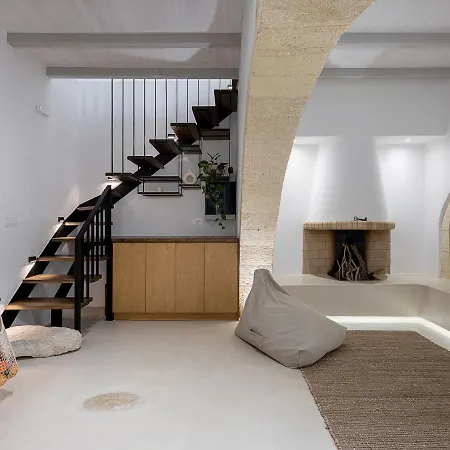 Lithos Retreat *